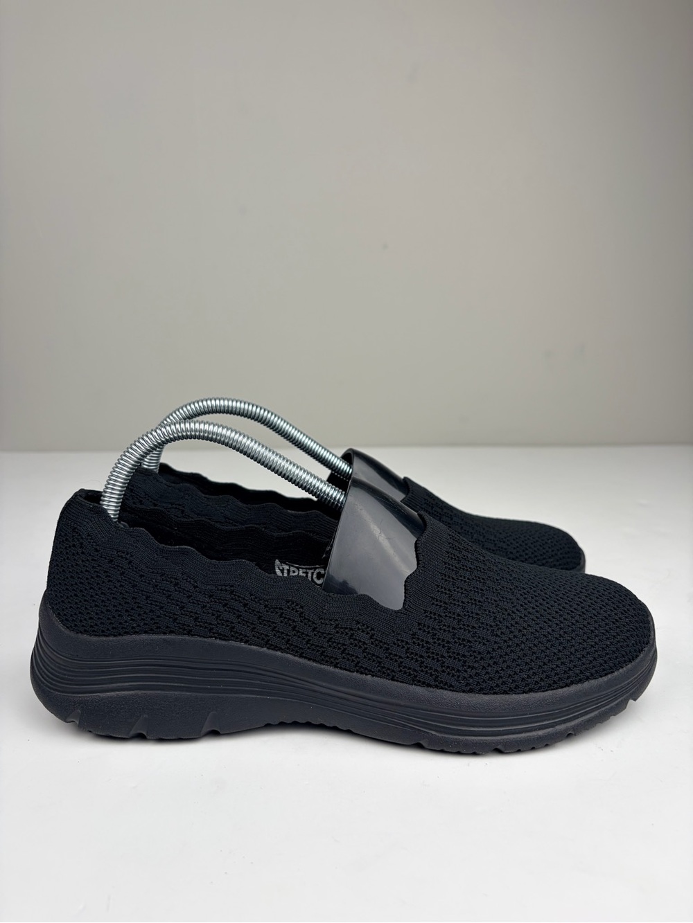 Skechers Stretch Fit Womens 9.5 Black Slip On Air Cooled Memory Foam 159253